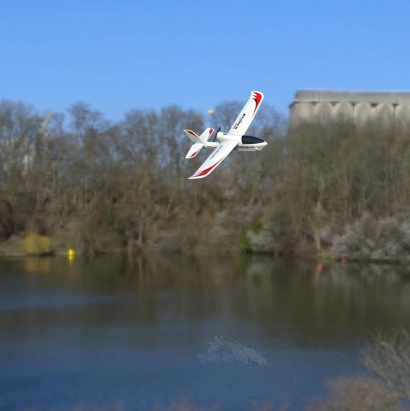 Volantex Remote Control Air Plane - Picture 2 of 14